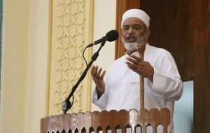 سهم هرمزگان از فاز دوم آب شیرین کن یک میلیون متر مکعبی باید مشخص شود/ مردم هرمزگان باید نخستین بهره مندان از پروژه های شیرین سازی آب باشند