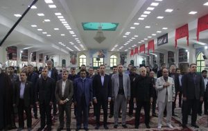 گلباران گلزار شهدای بندرعباس در آغاز هفته دولت