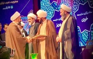 ستاد نماز جمعه بندرعباس رتبه برتر کشوری را در دومین جشنواره «قلب شهر» کسب کرد