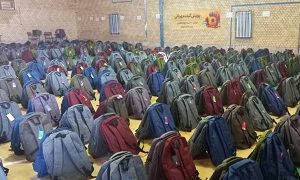 اهدای 1000 بسته تحصیلی به دانش آموزان نیازمند جزیره قشم