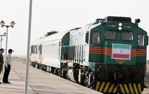 اعزام مسافران قطار بندرعباس با ترکیب اتوبوس و قطار پس از آسیب به مسیر ریلی هرمزگان