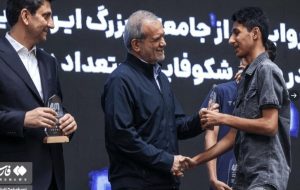 درخشش دو دانش‌آموز هرمزگانی در رویداد ملی «ایران دیجیتال» با حضور رئیس‌جمهور / آموزش هوش مصنوعی به بیش از ۶۰ هزار دانش‌آموز در هرمزگان