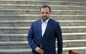 خاندوزی، وزیر اقتصاد دولت مرحوم رئیسی، رئیس گروه اقتصادی دفتر رهبری شد